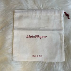 Salvatore Ferragamo 
Linen
Dust Bag
Ivory & Red 
Medium Size